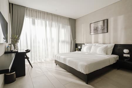 Triple E Hotel